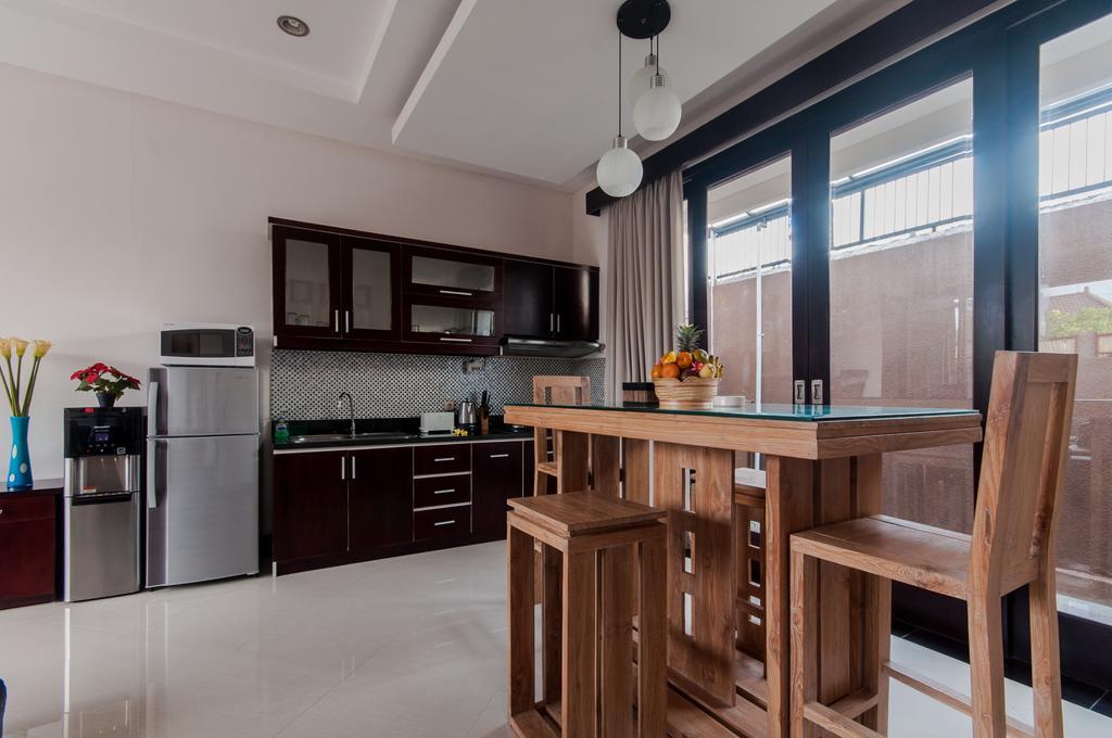 Villa Gayatri Seminyak Rum bild