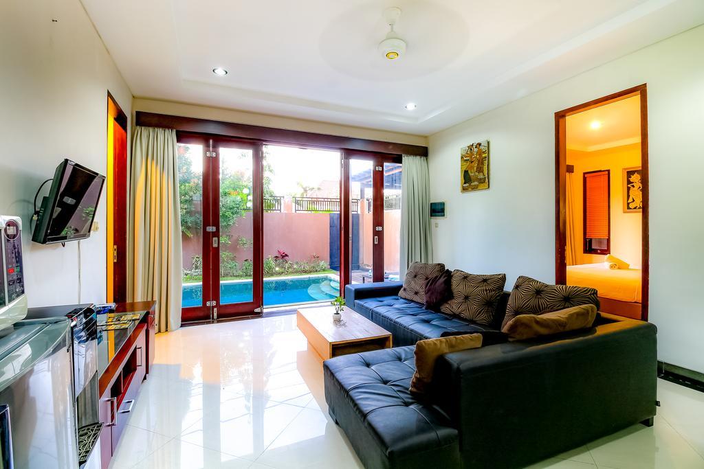 Villa Gayatri Seminyak Exteriör bild