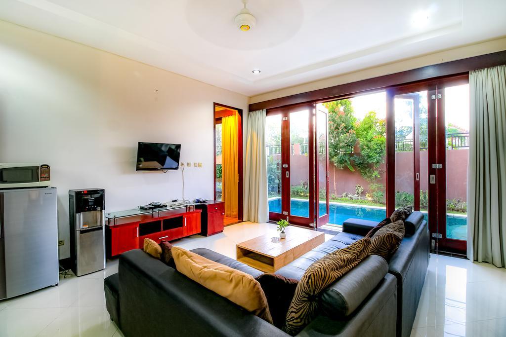 Villa Gayatri Seminyak Exteriör bild