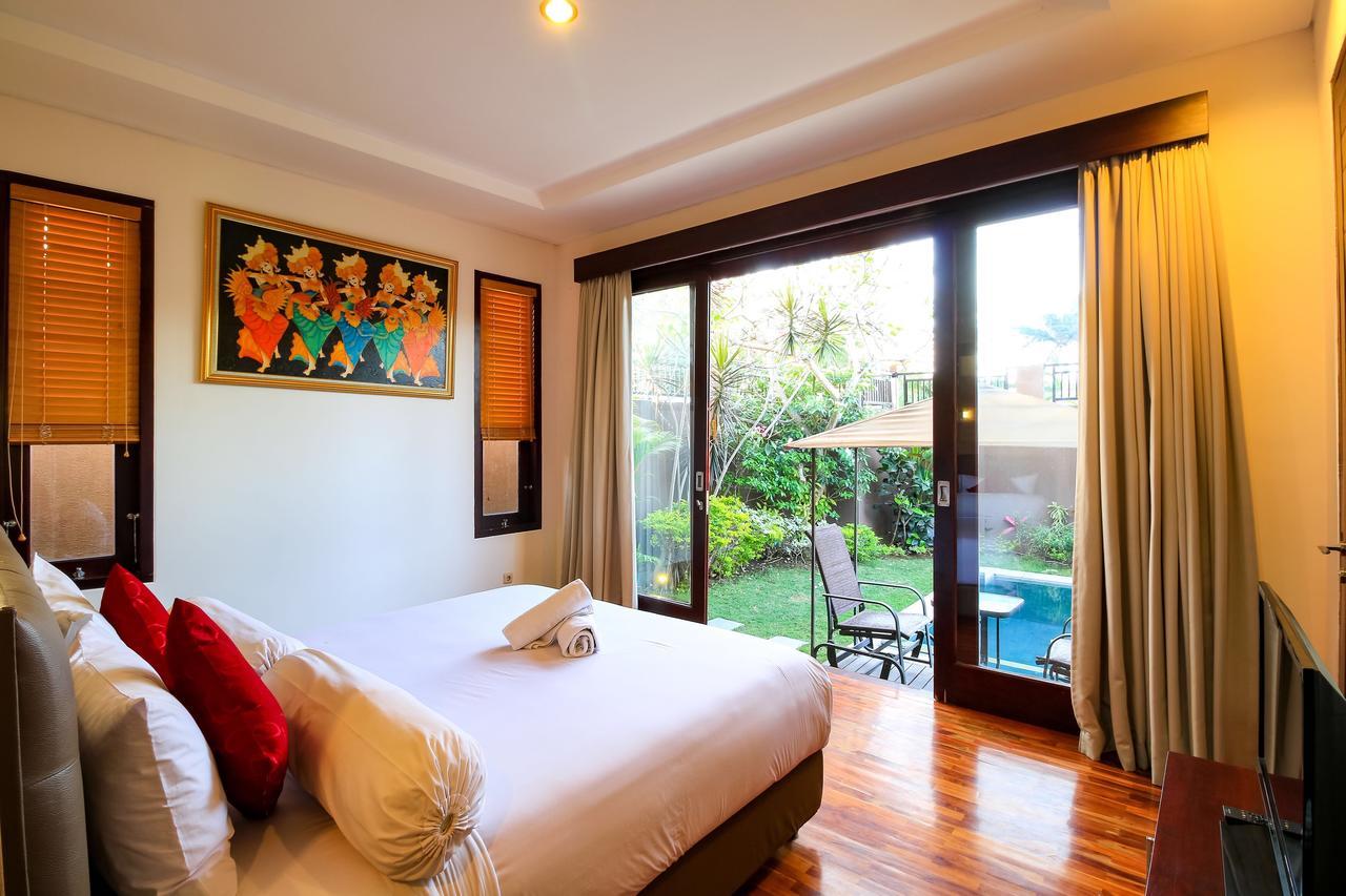Villa Gayatri Seminyak Exteriör bild