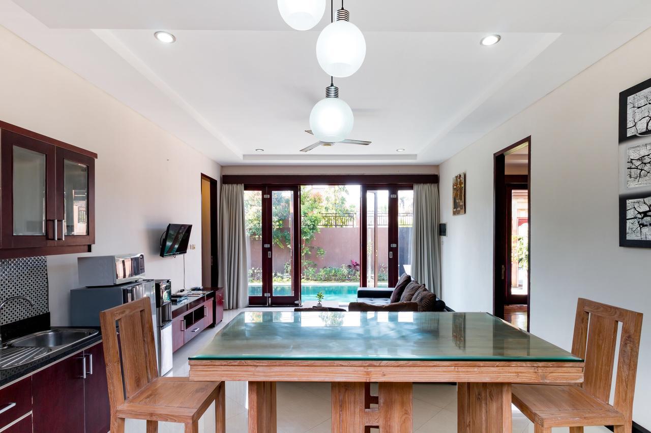 Villa Gayatri Seminyak Exteriör bild
