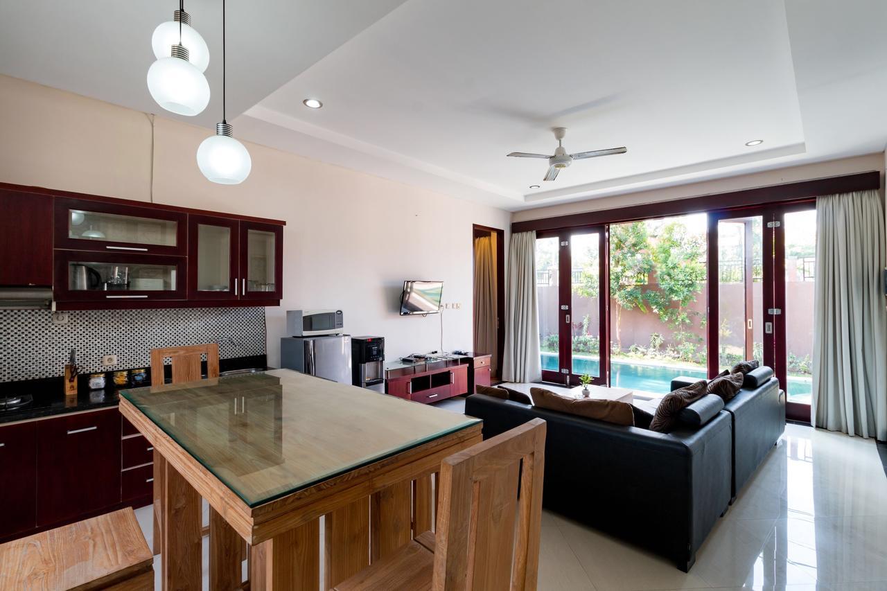 Villa Gayatri Seminyak Exteriör bild