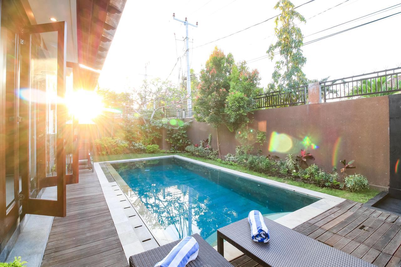 Villa Gayatri Seminyak Exteriör bild