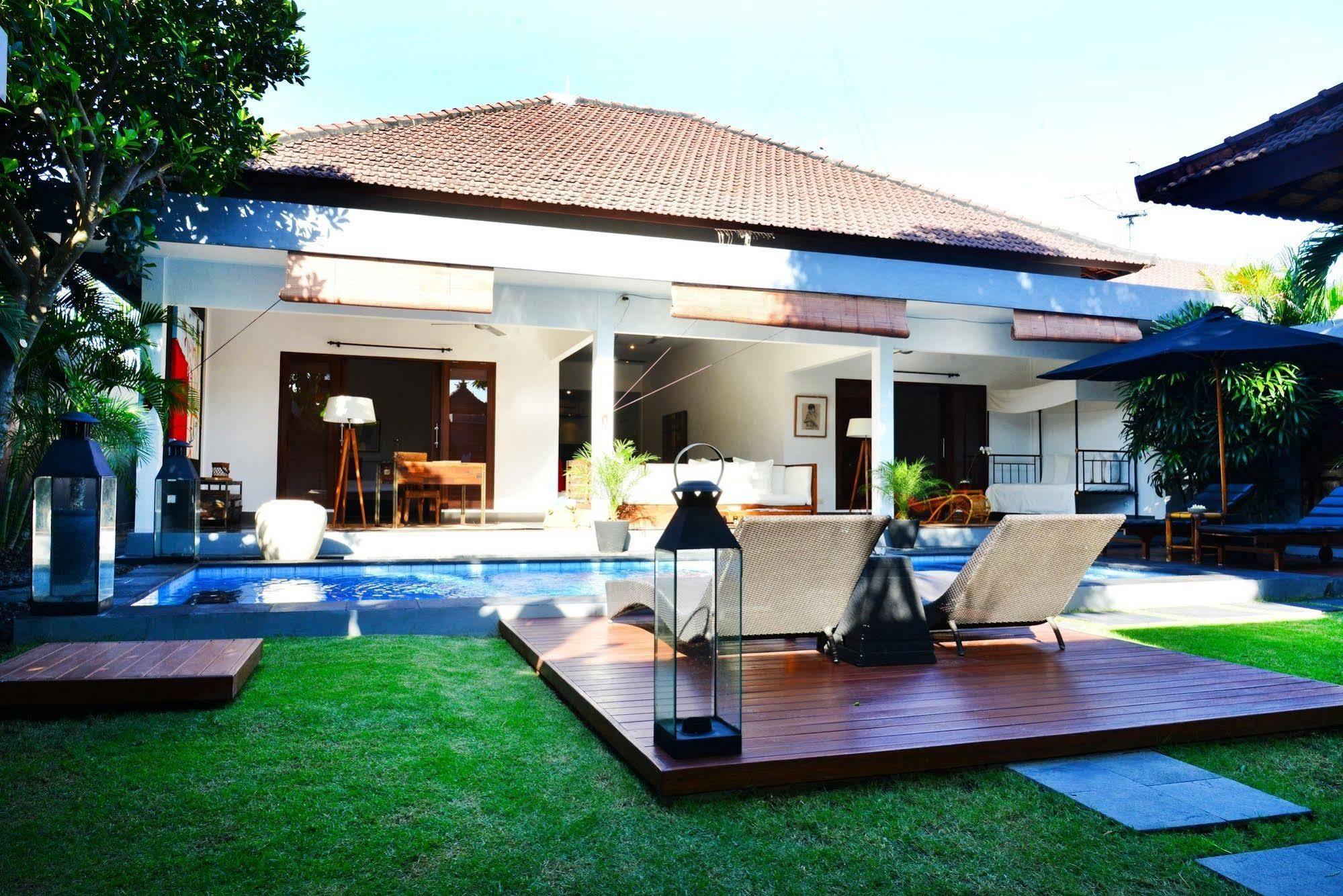 Villa Gayatri Seminyak Exteriör bild